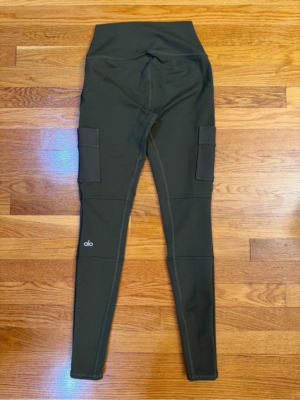 Alo Yoga High-waist Cargo Leggings In Dark Olive - Size XXS - Picture 7 of 8